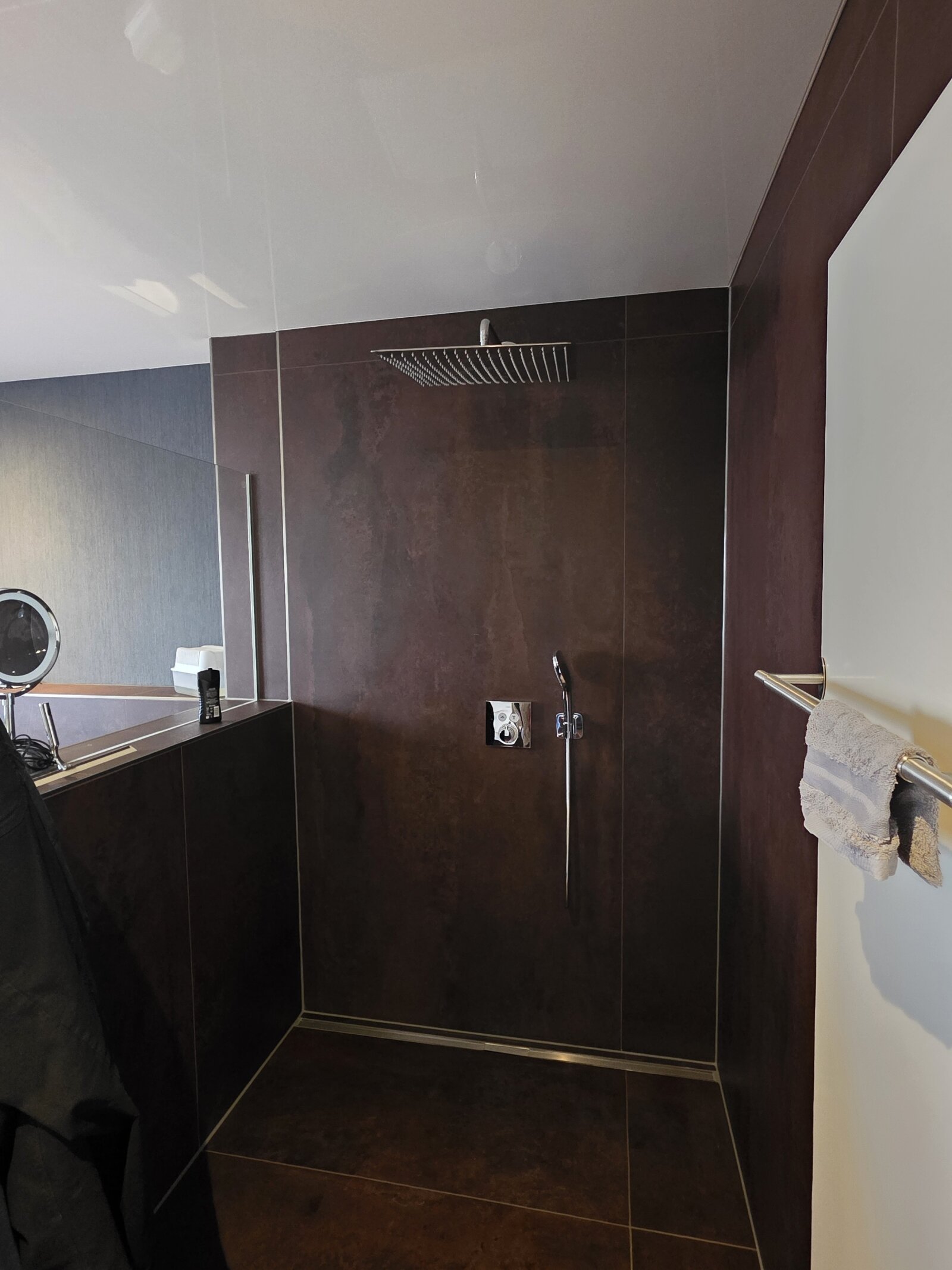 Hochwertig saniertes Einfamilienhaus mit Einliegerwohnung und exklusiver Ausstattung