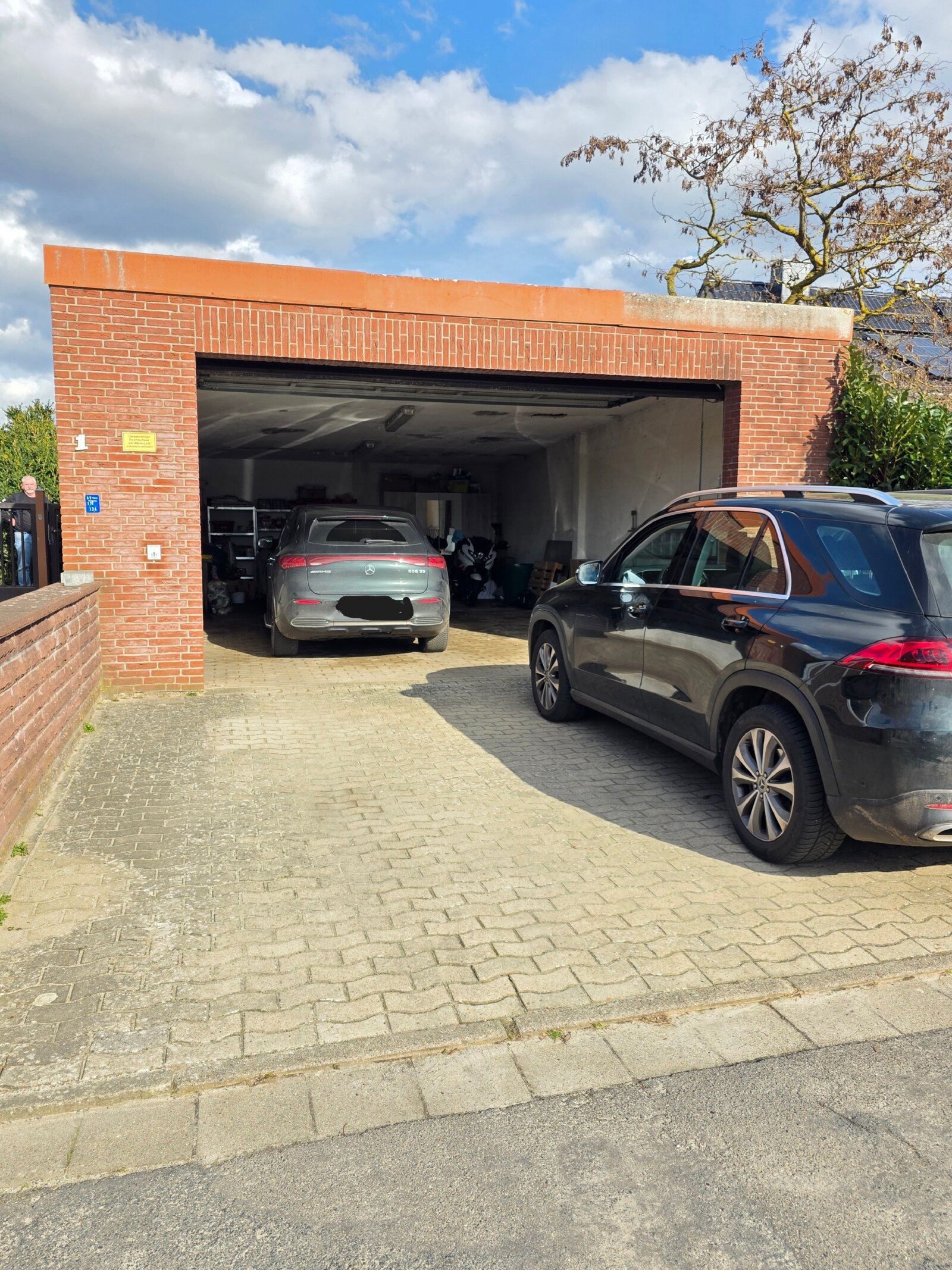 Hochwertig saniertes Einfamilienhaus mit Einliegerwohnung und exklusiver Ausstattung