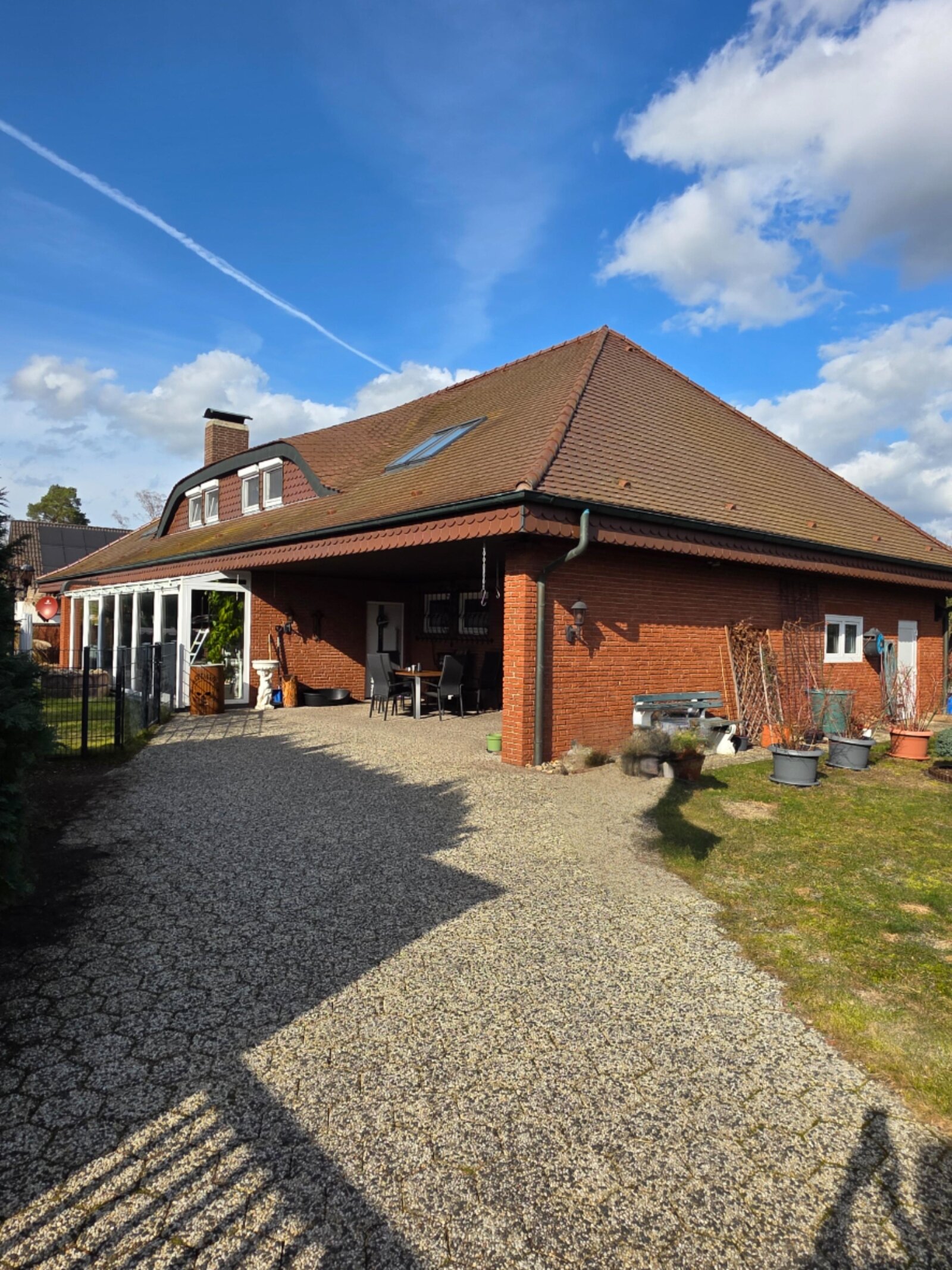 Hochwertig saniertes Einfamilienhaus mit Einliegerwohnung und exklusiver Ausstattung